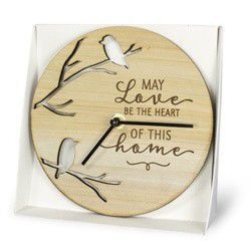Klok van hout met spreuk love and home