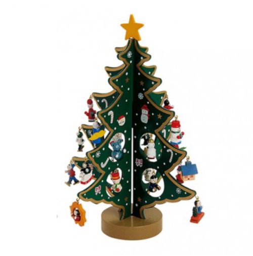Houten kerstboom groen met diverse leuke hangers