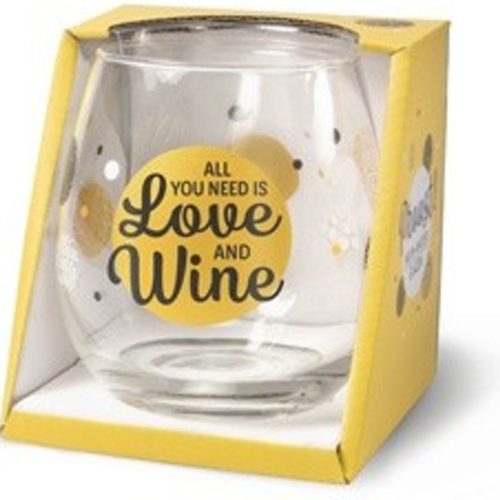 Wijnglas met tekst All you need is love and wine