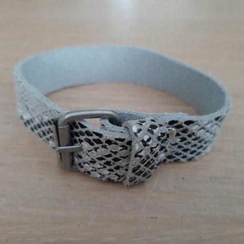 Armband leer slangmotief met gesp in zilverkleur