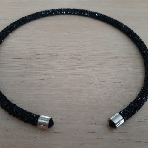 Gala ketting zwart met zwarte kraal