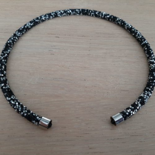 Gala ketting zwart-zilver met zwarte kraal