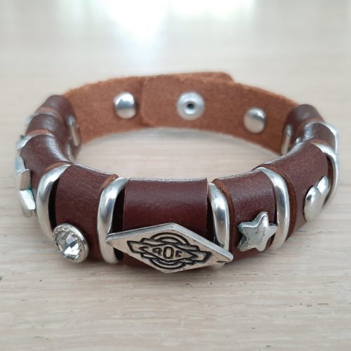 Lederen damesarmband met studs en strass in donkerbruin