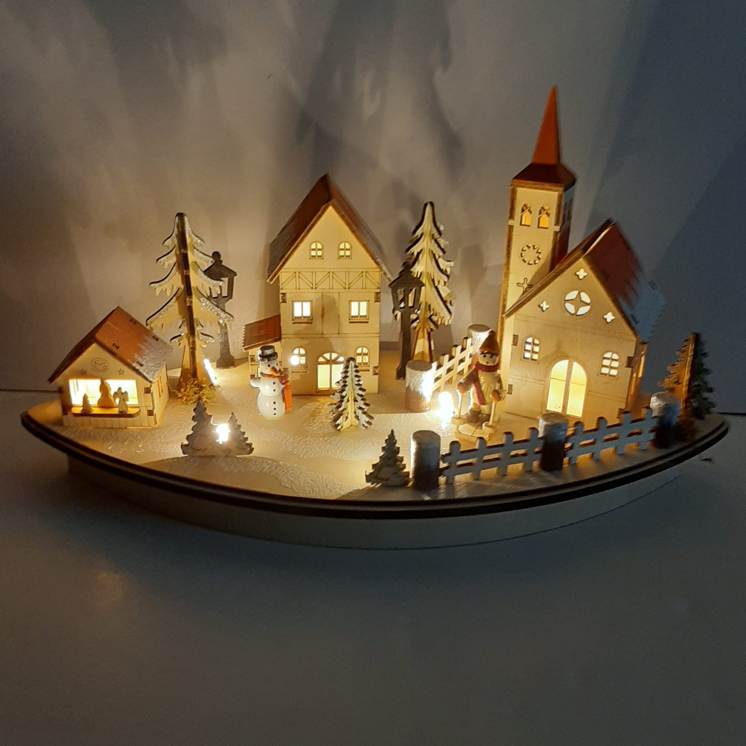 Houtsnijwerk kerst winter dorp met led verlichting