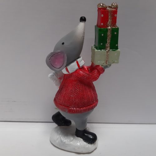 Beeldje winterse muis met rode trui met stapel cadeaus 17cm
