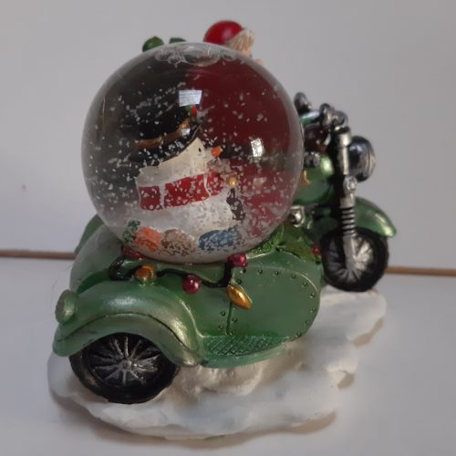 Sneeuwbol kerstman op motor met blauwe zijspan met sneeuwpop in bol -Type A