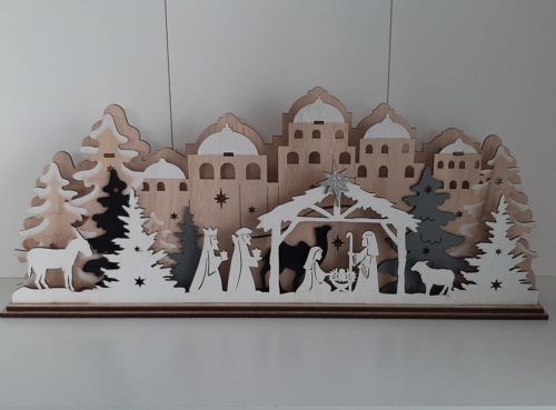 Kerststal Oosters met led gemaakt van prachtig houtsnijwerk