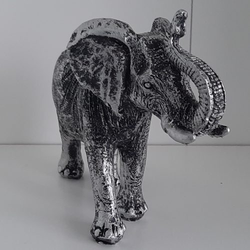 Beeldje olifant in oud zilver kleur 12 cm hoog