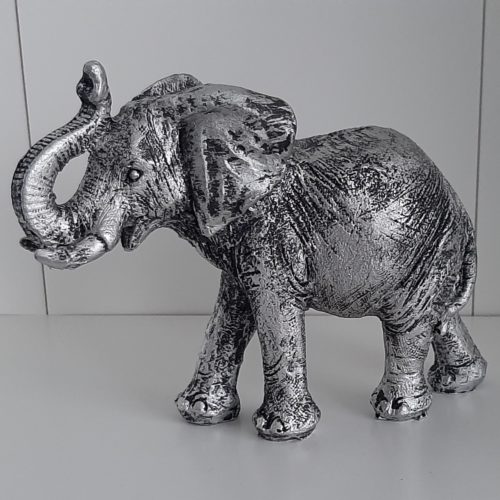 Beeldje olifant in oud zilver kleur 12 cm hoog